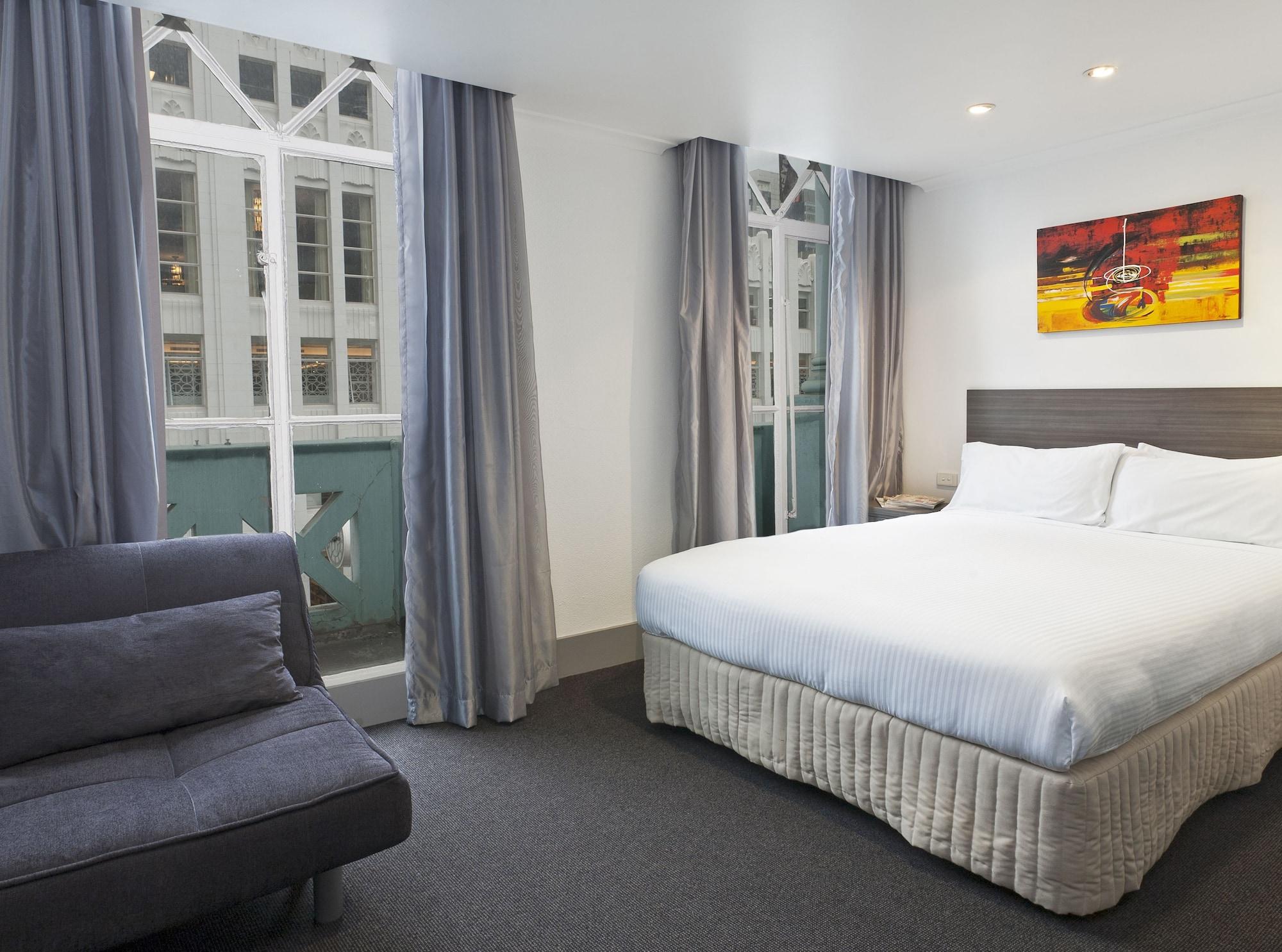 Causeway Inn On The Mall Melbourne Exterior photo