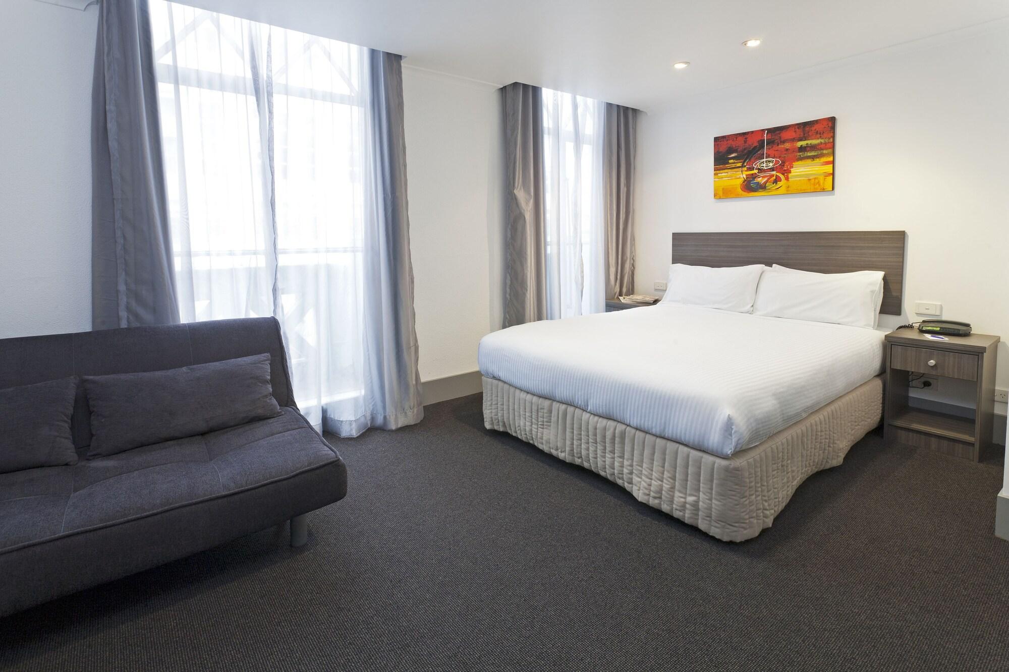 Causeway Inn On The Mall Melbourne Exterior photo