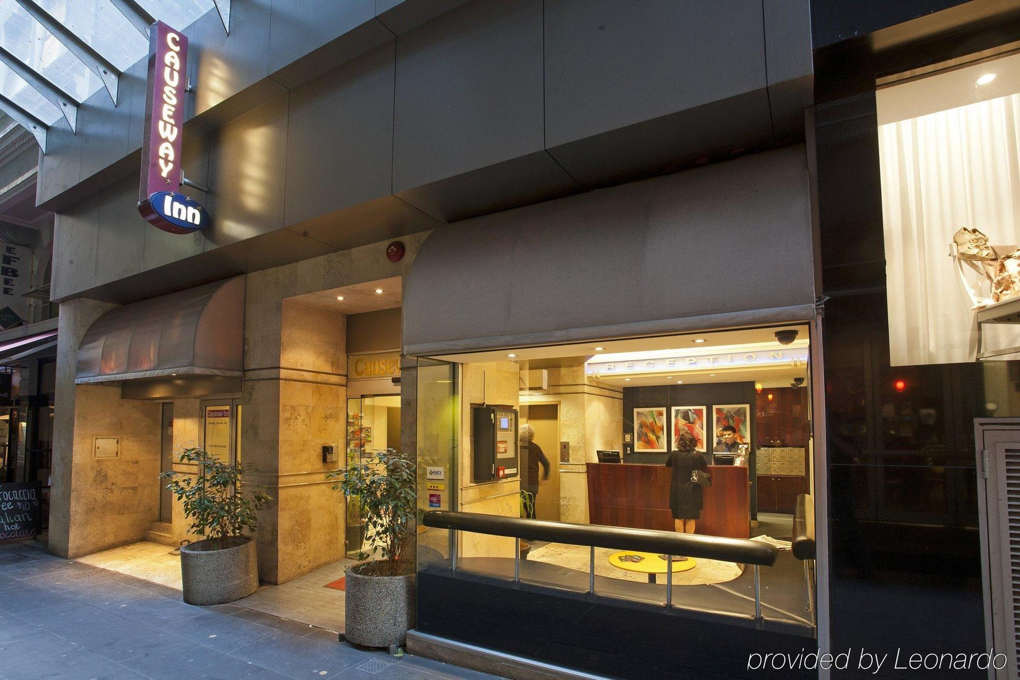 Causeway Inn On The Mall Melbourne Exterior photo
